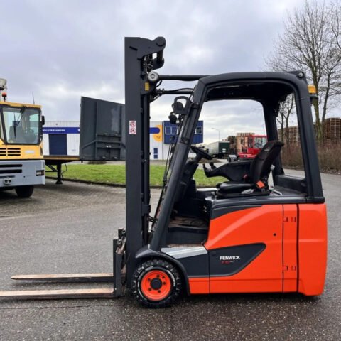 Chariot élévateur électrique